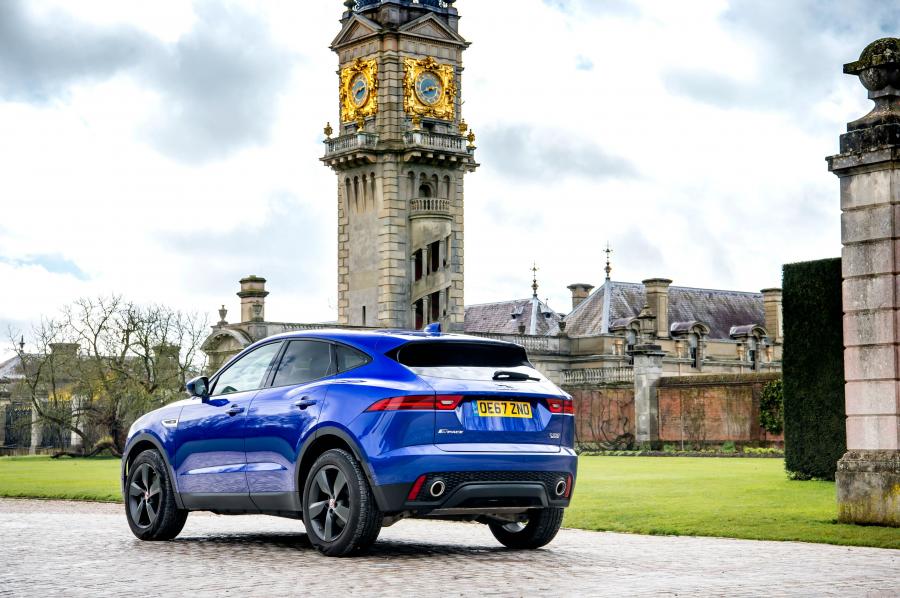  Jaguar E-Pace D180 AWD SE 2018 года  (UK) (фото 15 из 32)
